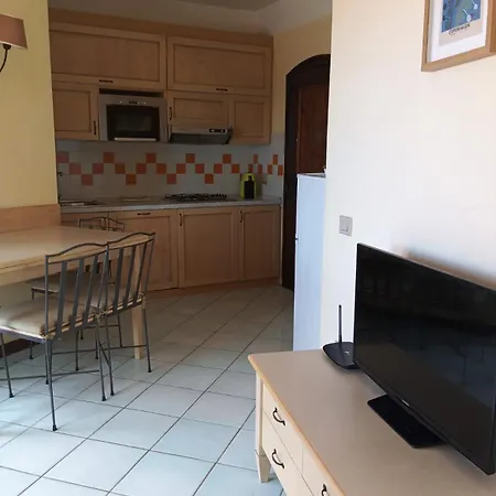 Apartment Domu'e Mari *